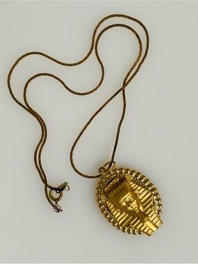 Vintage New Gold Tone Egyptian Revival Pharaoh Pendant Necklace Costume King Tut
